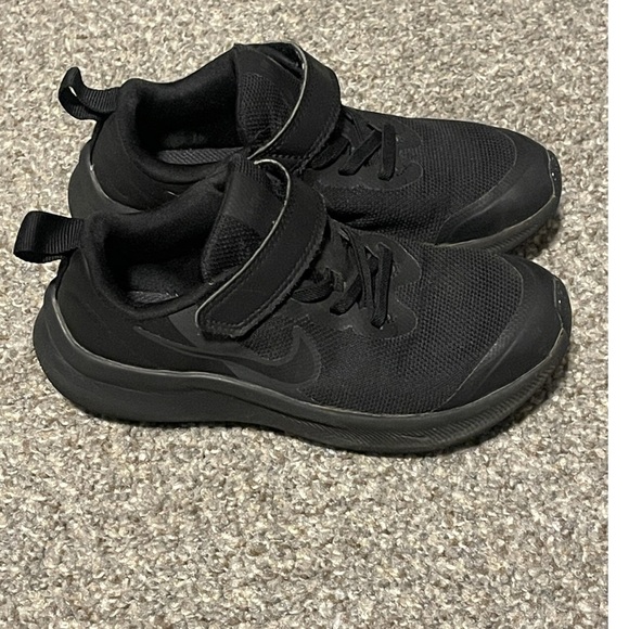 Nike Other - Nike Kids Running Shoe size 11